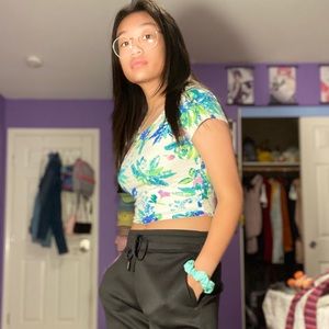 Flowery crop top!! 🌸